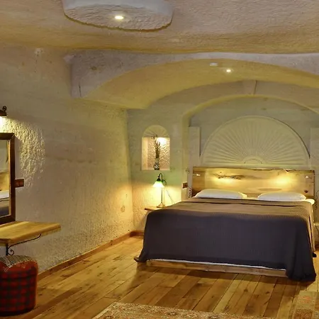 Seki Cave Hotel