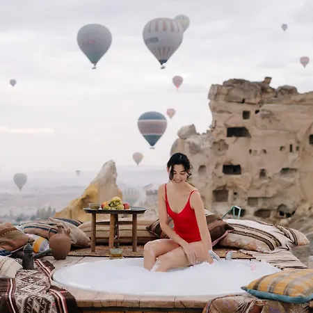 Hotel Seki Cave Hotel, Wake Up To Hot Air Balloons Göreme