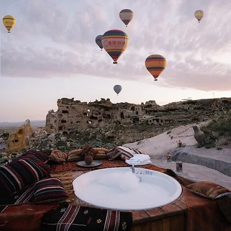 Seki Cave Hotel, Wake Up To Hot Air Balloons Hotel Göreme
